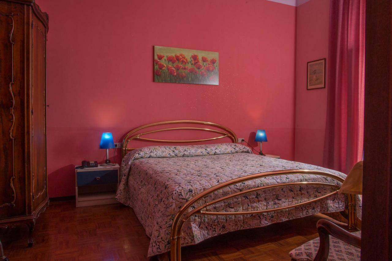 Hotel Florida أرونا المظهر الخارجي الصورة